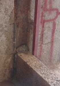 Example of connection between the partition and an Isotex load-bearing wall