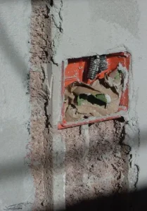 Chasing to house installations is fast and precise